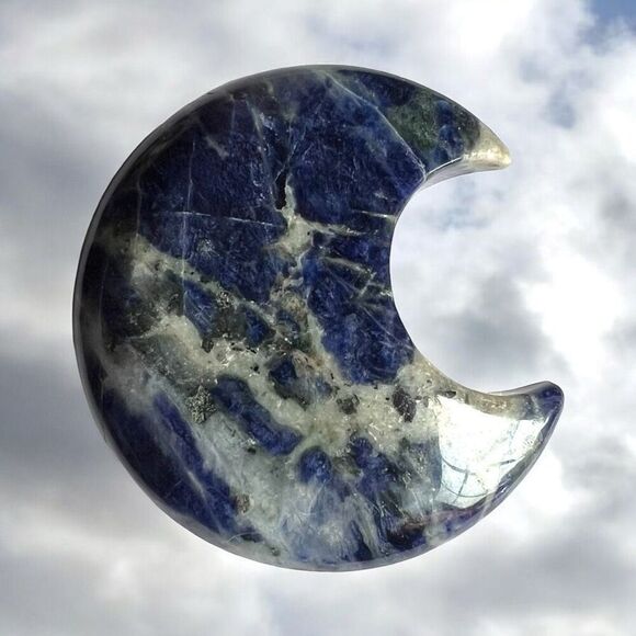 Sodalite Crystal Moon‎ Carving (#6) - Picture 1 of 10